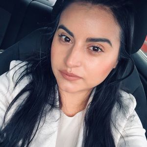 Meet your Posher, Lorena